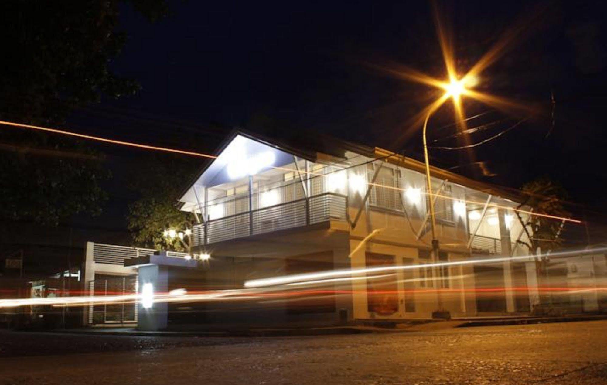 ออเรจ แมนโกรฟ เพนชัน เฮาส์ Bed & Breakfast Puerto Princesa ภายนอก รูปภาพ